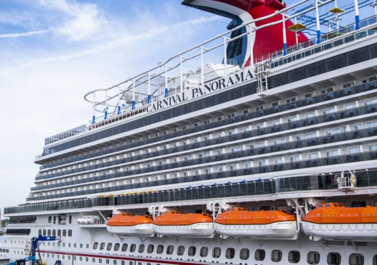 Carnival Cruise Line Hit by Major IT Breakdown, Triggering Fleetwide Delays