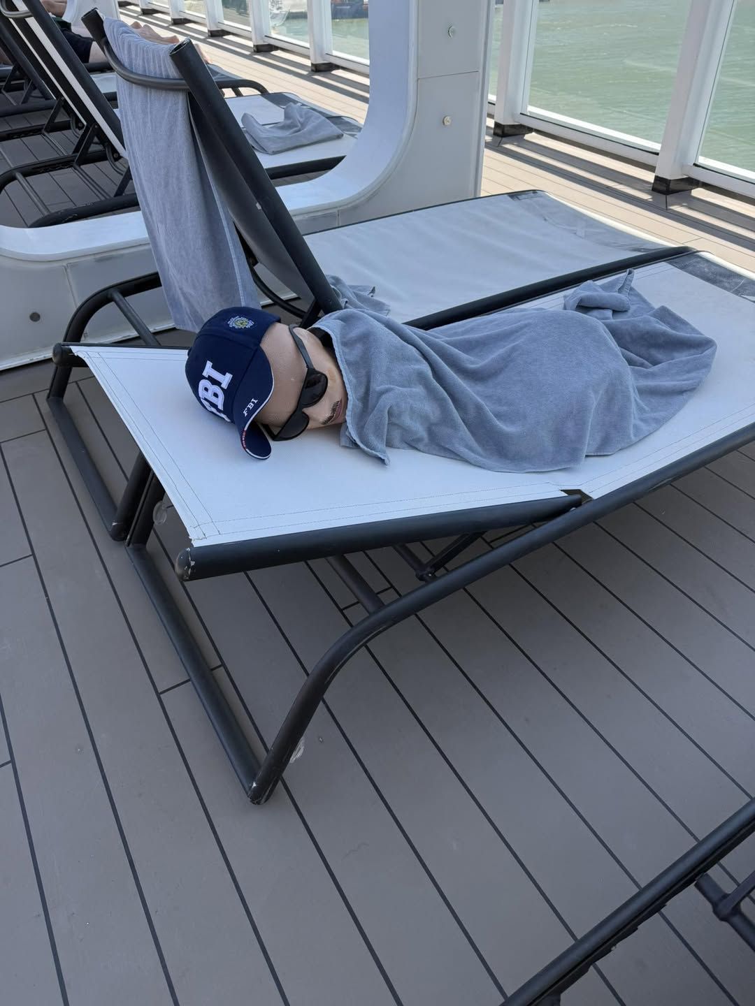 Cruise Passenger Takes Chair Hogging to a Whole New Level With This Unbelievable Stunt
