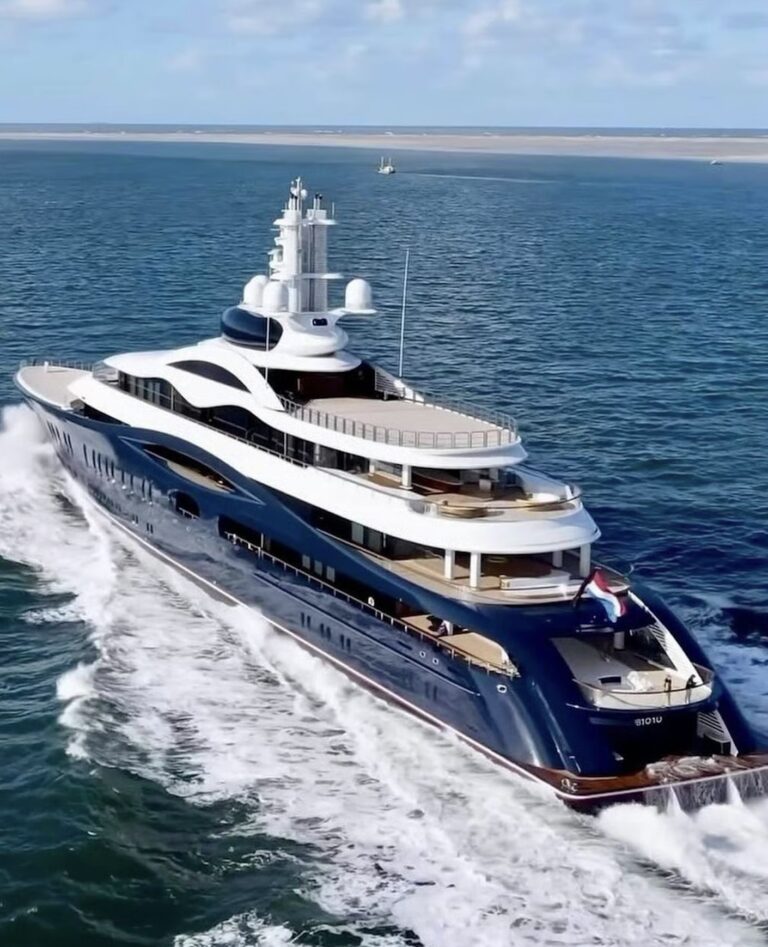A Tiny Cruise Ship Rescued Stranded Boaters in Alaska After Zuckerberg’s Yacht Didn’t Answer the Call