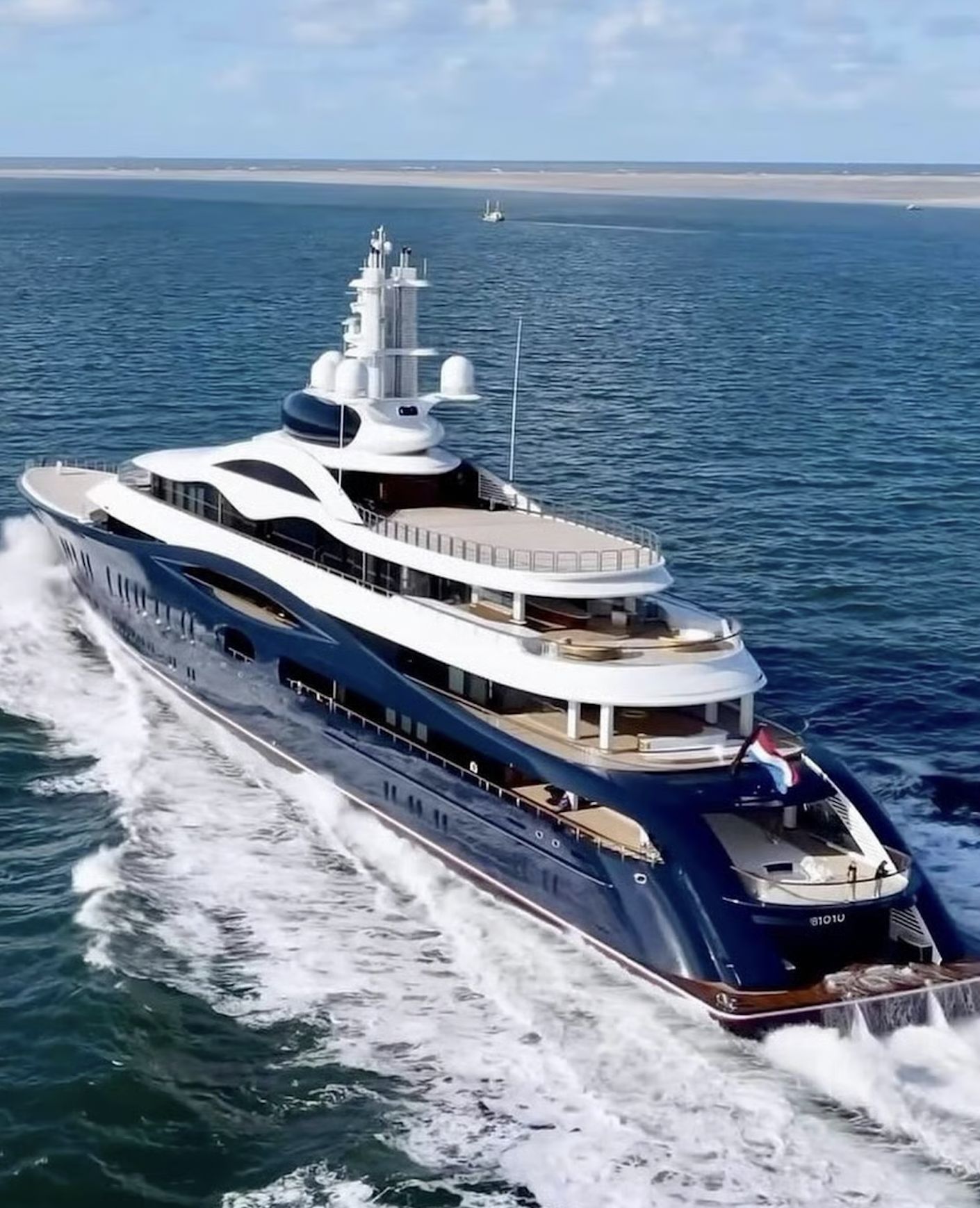 A Tiny Cruise Ship Rescued Stranded Boaters in Alaska After Zuckerberg’s Yacht Didn’t Answer the Call